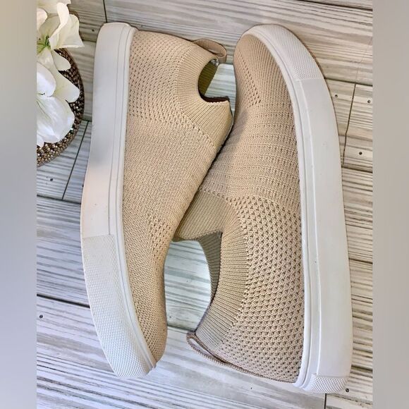 Catherine Malandrino Tan Reanie Low Knit Sneakers S:6 - Picture 2 of 10
